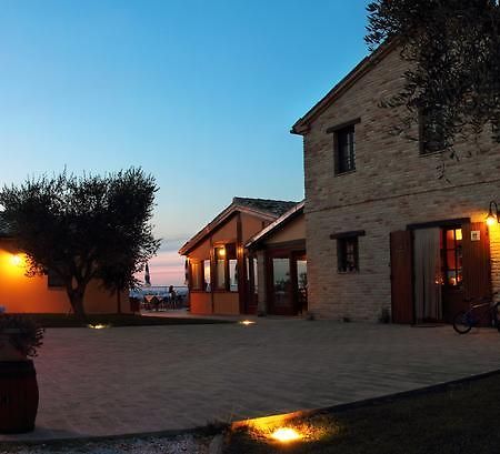 Cadabo Villa Montecarotto Exterior photo