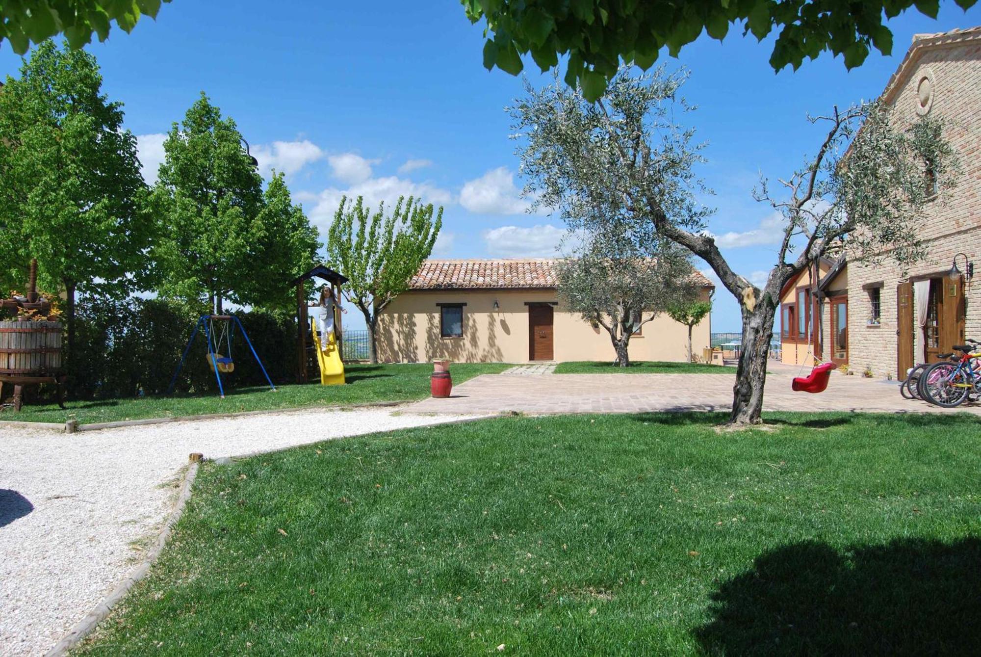 Cadabo Villa Montecarotto Exterior photo